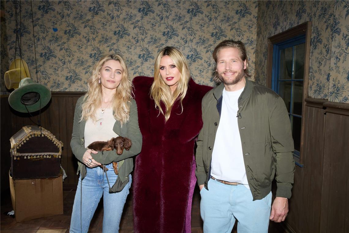 Wer ist raus in Folge 15? Heidi Klum mit Paris Jackson und Sebastian Ströbel.