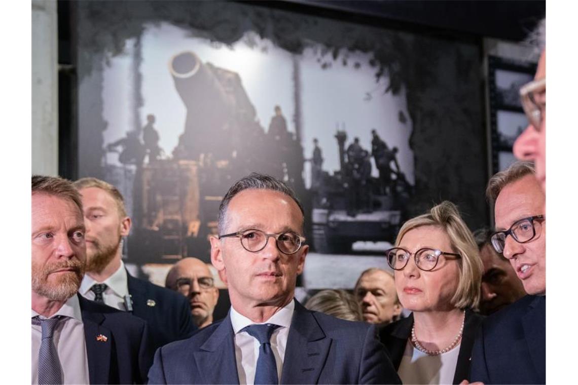 Heiko Maas besichtigt das Museum des Warschauer Aufstands. Foto: Kay Nietfeld