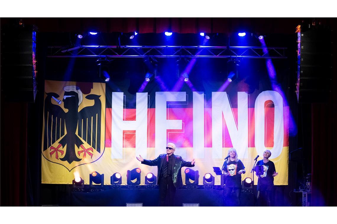 Heino singt auf seiner Tournee auch die deutsche Nationalhymne. (Archivbild)
