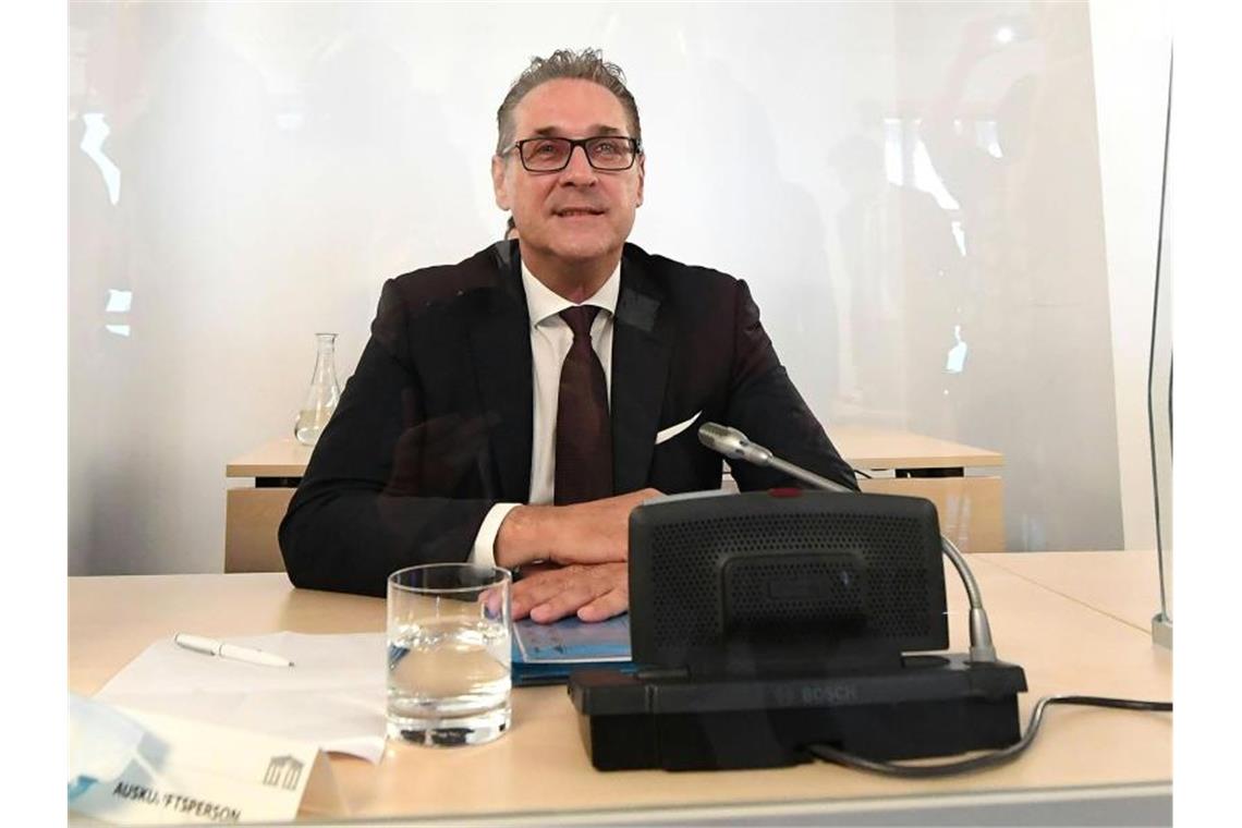 Ibiza-U-Ausschuss: „Korruptionstanz“ auf der Baleareninsel Heinz-Christian Strache weist im Rahmen des Untersuchungsausschusses zur Ibiza-Affäre den Vorwurf des parteipolitischen Postengeschachers zurück. Foto: Helmut Fohringer/APA/dpa