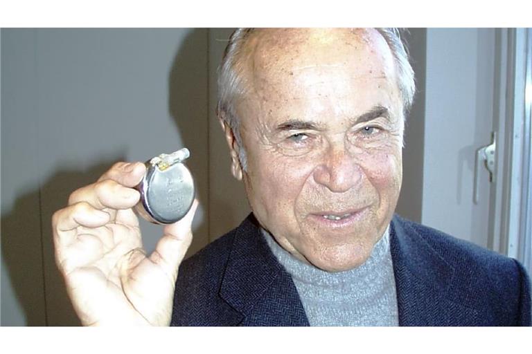 Heinz-Joachim Sykosch, der Chirurg, der am 2. Oktober 1961 den ersten Herzschrittmacher implantiert hat