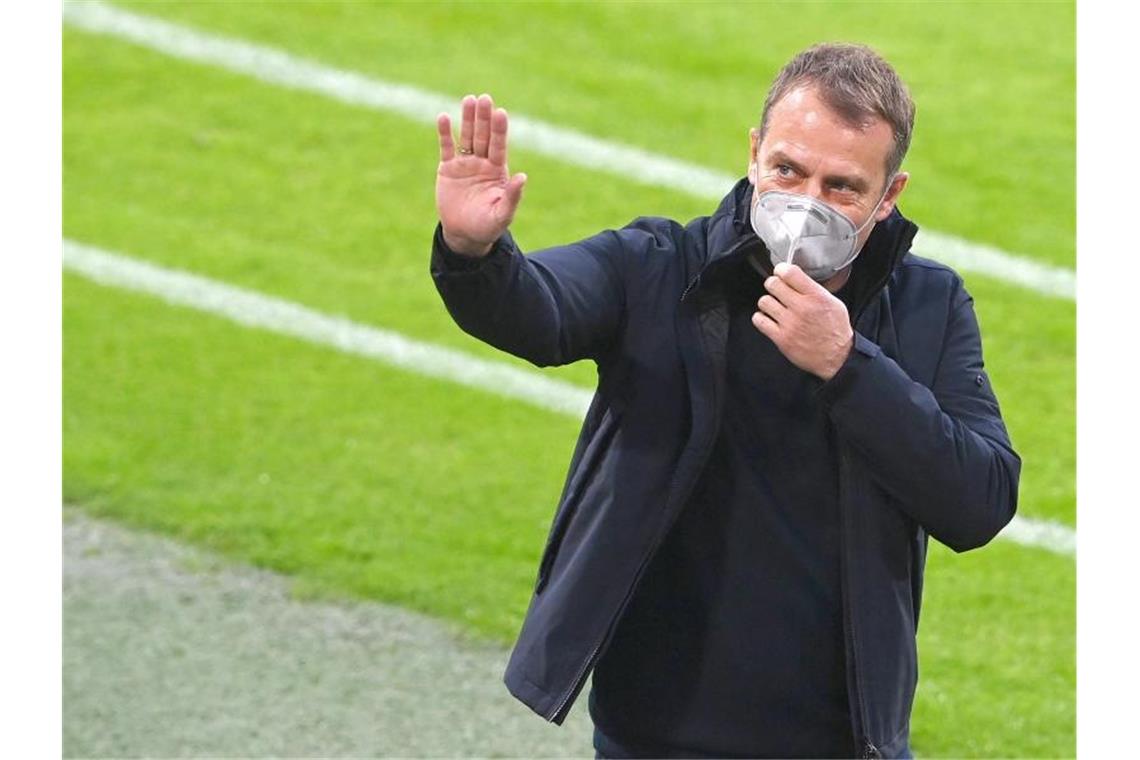 Warten auf Einigung mit DFB - Ablösespiel für Flick? Heißester Kandidat auf den Bundestrainerposten: Noch-Bayern-Trainer Hansi Flick. Foto: Christof Stache/AFP Pool/dpa