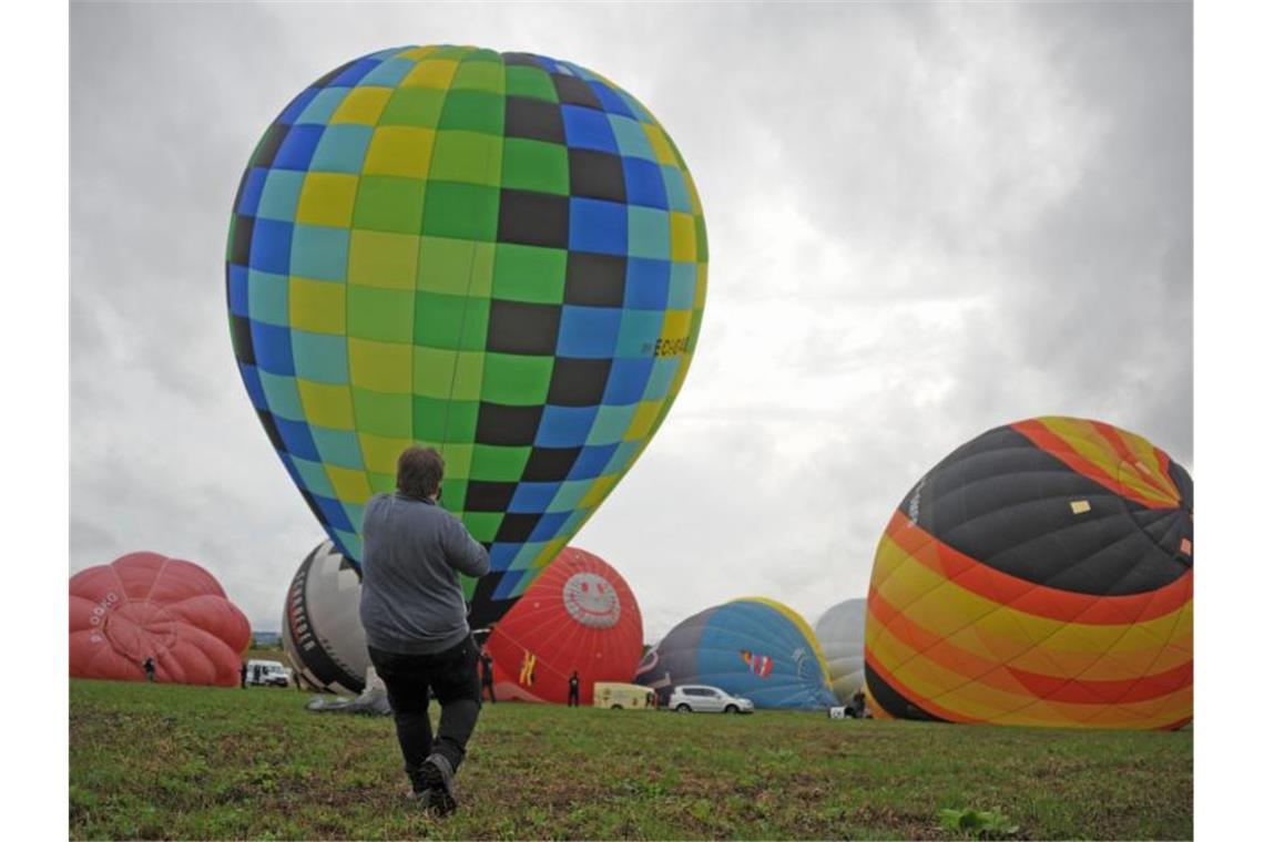 Wind bremst Heißluftballon-Wettbewerb über Pforzheim