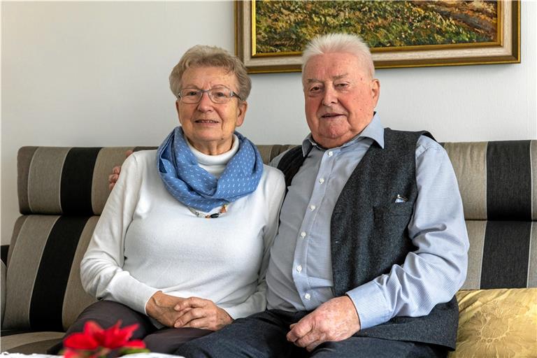 Helga und Bodo Schmidt haben am 15. Dezember 1956 in Stuttgart standesamtlich und kirchlich geheiratet. Foto/Repro: A. Becher
