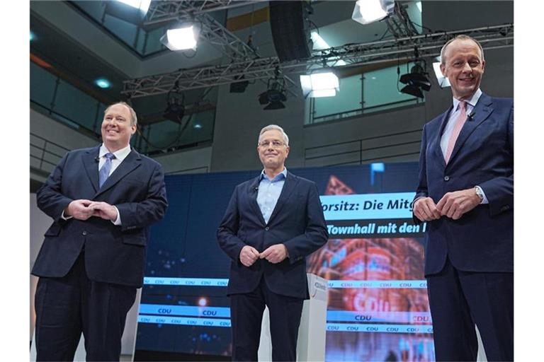 Helge Braun, Norbert Röttgen und Friedrich Merz (v.l.) stehen als Kandidaten für den Parteivorsitz zur Wahl. Foto: Michael Kappeler/dpa