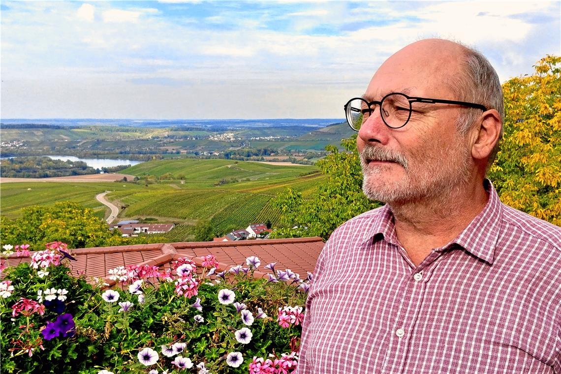„Die Poesie lässt einen über den Dingen schweben“ Hellmut Seiler hat in Waldrems seine Heimat gefunden. Foto: E. Seiler
