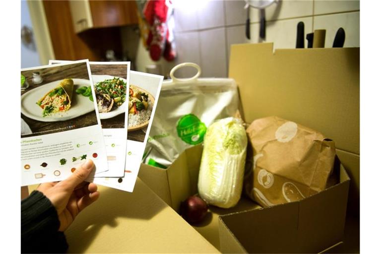 HelloFresh Kochbox mit Rezepten für das Kochen zuhause. Foto: picture alliance / dpa