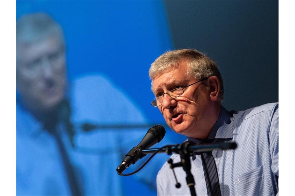 Machtkampf in NRW-AfD eskaliert - Führung zerfällt Helmut Seifen und ein Großteil des zwölfköpfigen AfD-Landesvorstandes in NRW sind zurückgetreten. Foto: Swen Pförtner