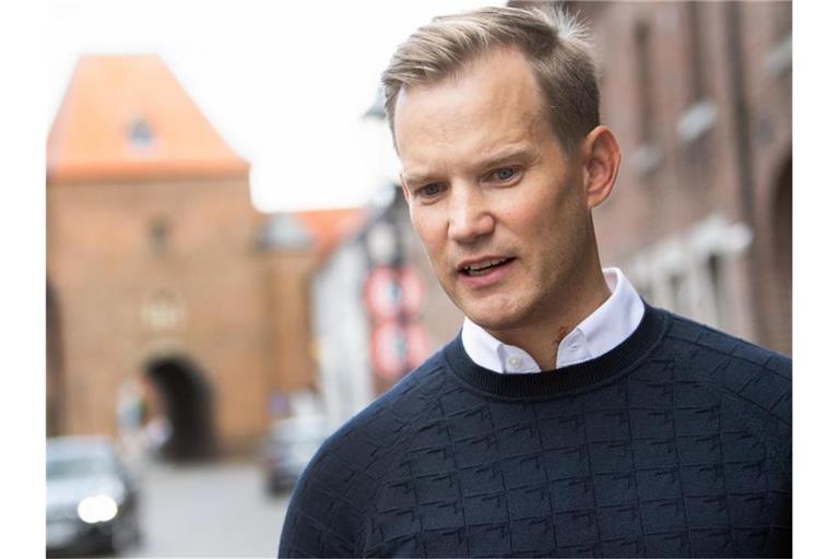 Hendrik Streeck kritisiert in einem Interview die Corona-Politik: Es sei nicht gut, wenn sich ganze Bevölkerungsgruppen nicht wahrgenommen fühlten, so der Virologe. Foto: Federico Gambarini/dpa