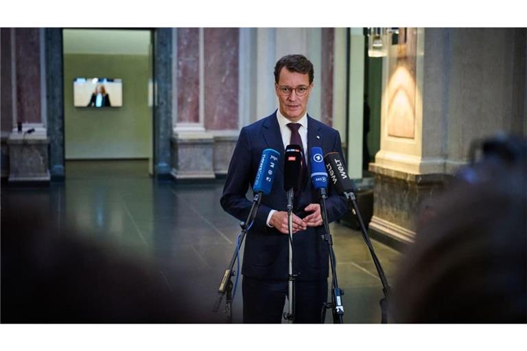Hendrik Wüst scheint einen Teil seines Bonus zu verlieren.