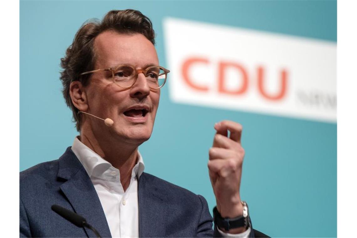 Neuer NRW-MP Wüst: Bei CDU-Vorsitz Teamlösung denkbar Hendrik Wüst vergangenen Monat beim NRW-Landesparteitag in Bielefeld. Foto: Bernd Thissen/dpa