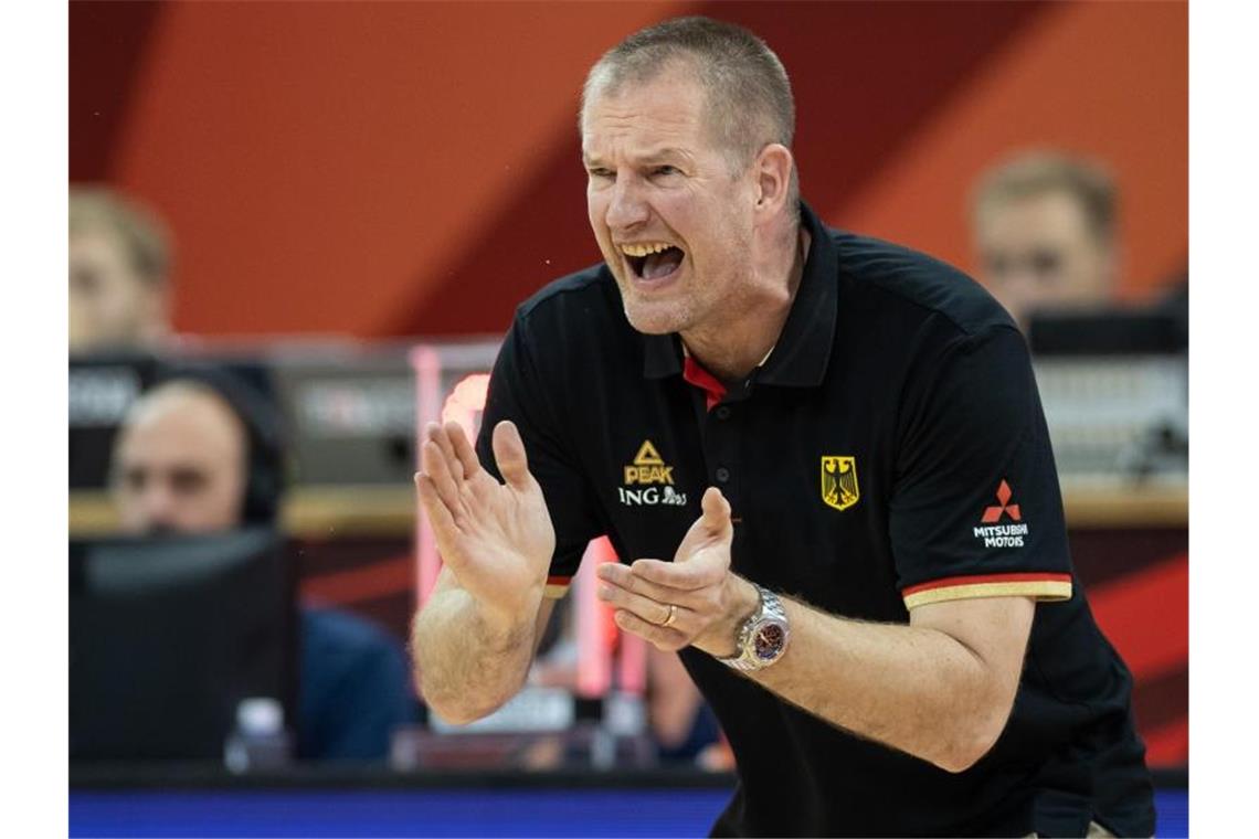 Henrik Rödl will mit den deutschen Basketballern zu den Olympischen Spielen. Foto: Swen Pförtner/dpa