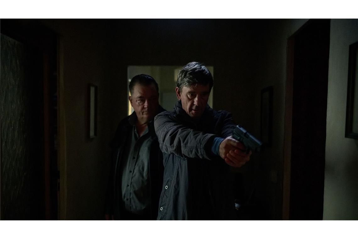 Henry Koitzsch (Peter Kurth, links) und Michael Lehmann (Peter Schneider) im Einsatz