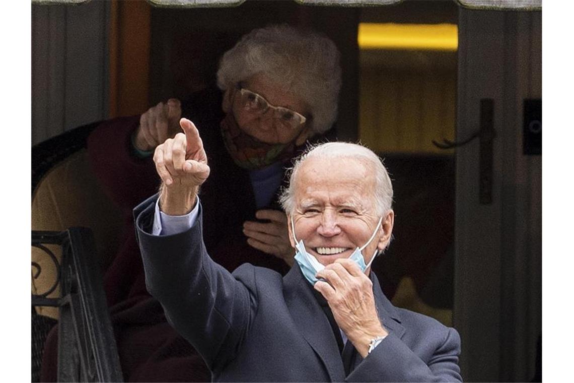 Herausforderer Joe Biden steht vor seinem Elternhaus in Scranton/Pennsylvania. Zukünftig möchte er im Weißen Haus residieren. Foto: Jose F. Moreno/The Philadelphia Inquirer/AP/dpa