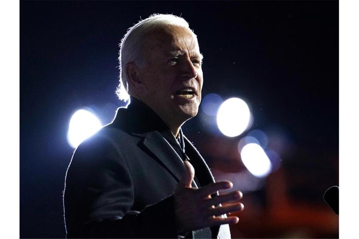US-Wahltag naht: Trump und Biden in der Schlussoffensive Herausforderer Joe Biden will sich gegen den US-Präsidenten durchsetzen. Foto: Andrew Harnik/AP/dpa