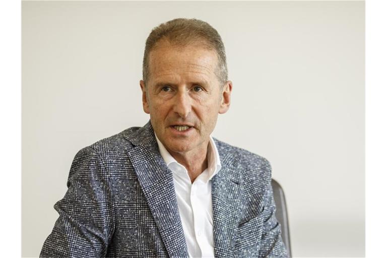 Herbert Diess, Vorsitzender des Vorstands der Volkswagen AG, will das autonome Fahren vorantreiben. Foto: Carsten Koall/dpa