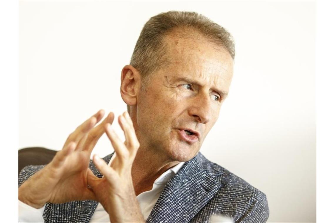 VW-Chef: Marken jetzt gut zugeordnet Herbert Diess, Vorsitzender des Vorstands der Volkswagen AG, bei einem Interview mit Redakteuren der Deutschen Presse-Agentur. Foto: Carsten Koall/dpa