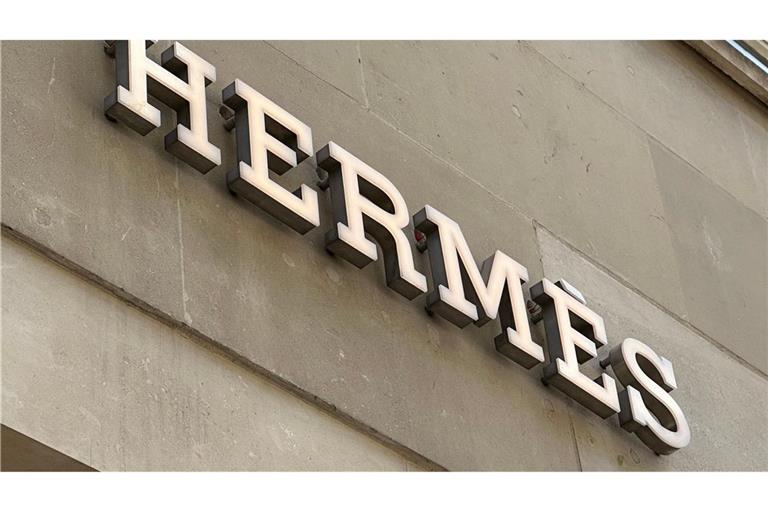 Hermès will im Zollkonflikt seine Kunden stärker zur Kasse bitten.