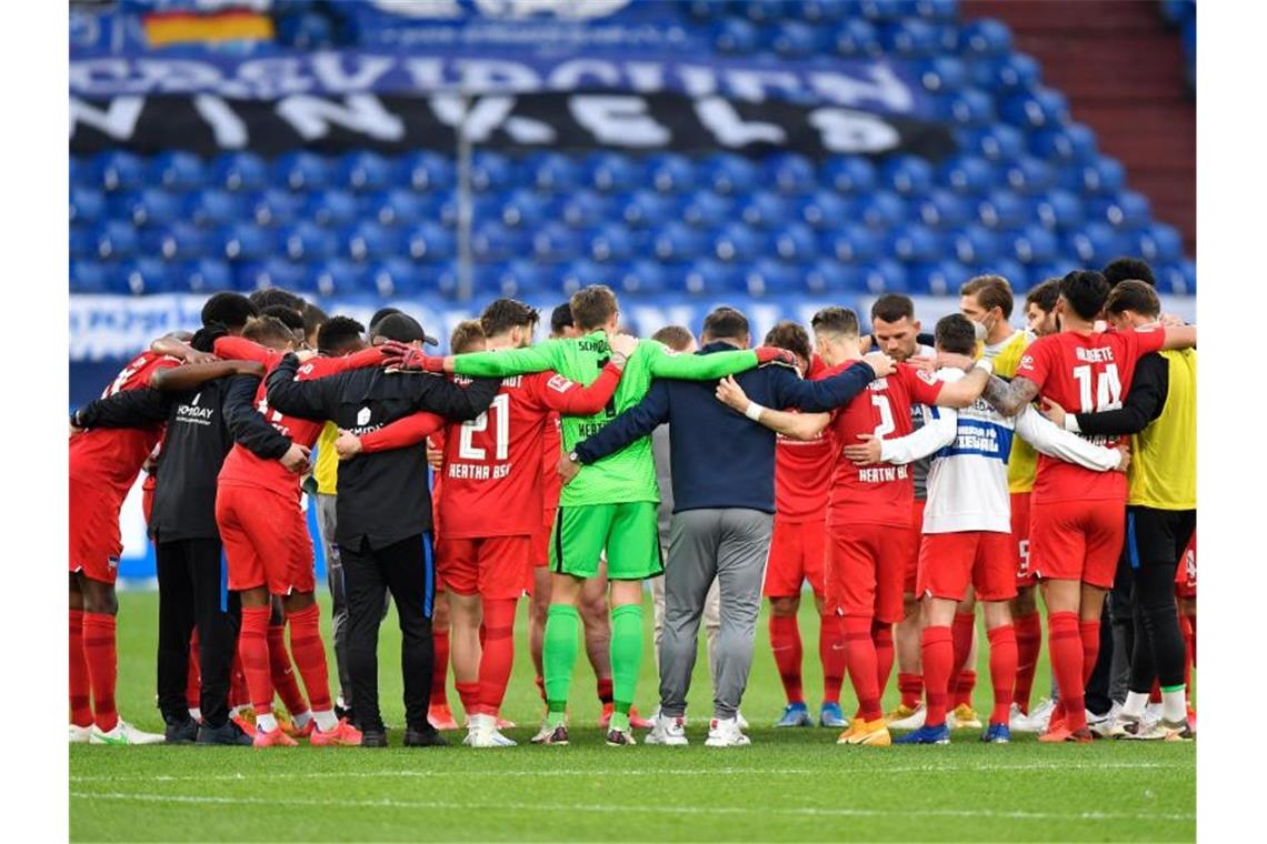 Hertha BSC machte mit dem Sieg auf Schalke einen großen Schritt Richtung Klassenerhalt. Foto: Martin Meissner/AP-Pool/dpa