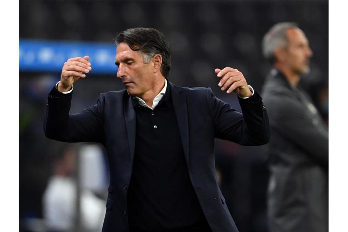 „Müssen wir verdauen“: Hertha will nicht an Bayern denken Hertha-Trainer Bruno Labbadia war nach der 1:3-Niederlage seines Teams enttäuscht. Foto: Soeren Stache/dpa-Zentralbild/dpa