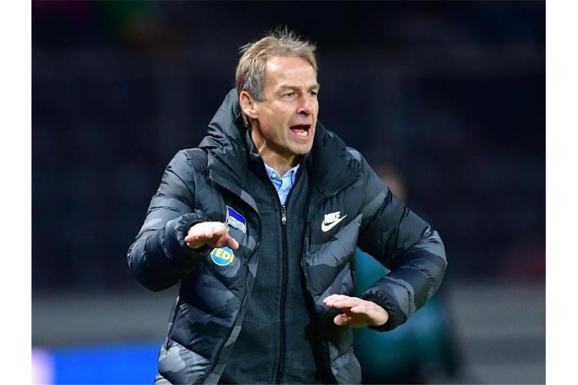 Klinsmann feiert gegen Freiburg Hertha-Premierensieg Hertha-Trainer Jürgen Klinsmann. Foto: Soeren Stache/zb/dpa/Archivbild