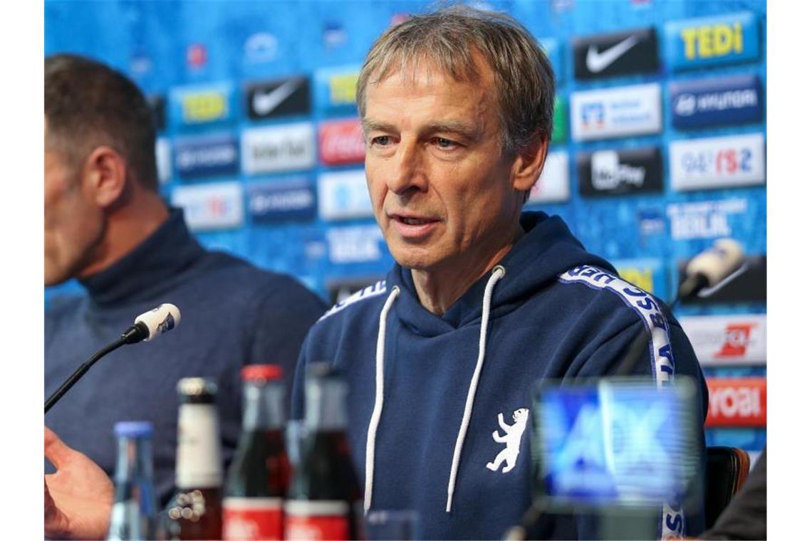 Herthas Trainer Jürgen Klinsmann. Foto: Andreas Gora/dpa/Archivbild