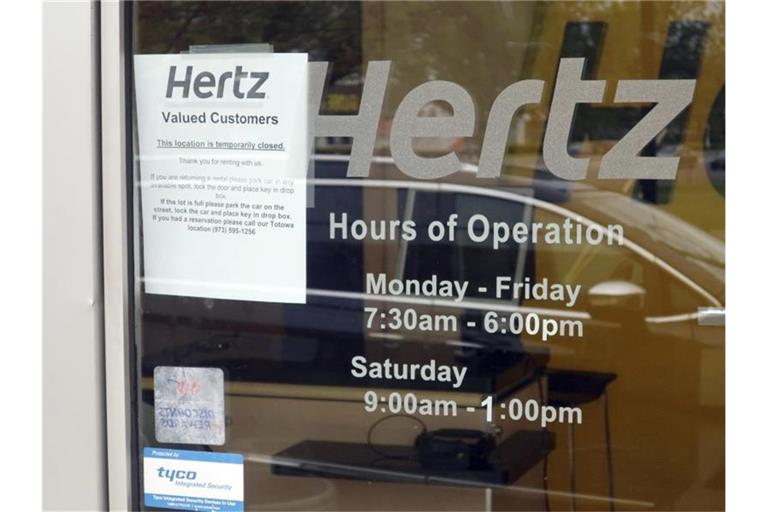 Hertz ist einer der größten Leihwagenfirmen weltweit und vermietet Fahrzeuge unter anderem auch unter den Firmennamen Dollar und Thrifty. Foto: Ted Shaffrey/AP/dpa