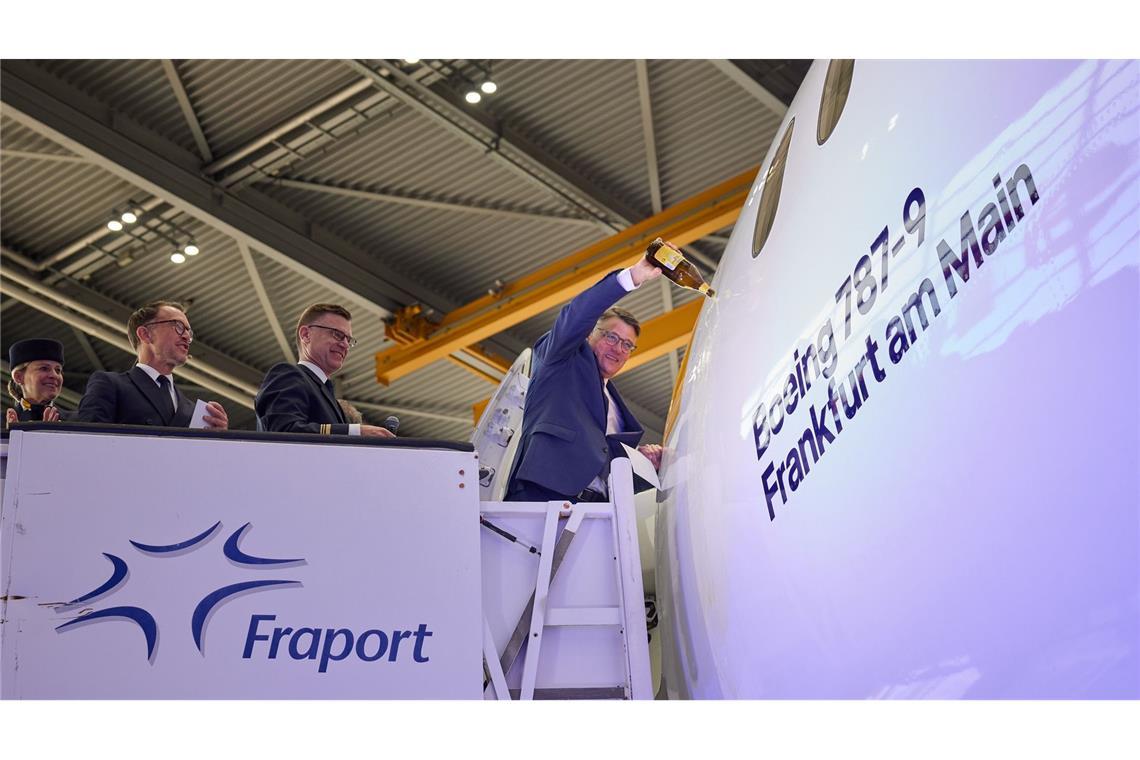 Lufthansa tauft Hoffnungsträgerin mit Problemen Hessens Ministerpräsident Boris Rhein (CDU) hat der Lufthansa weitere Unterstützung im Kampf gegen hohe Standortkosten zugesagt.