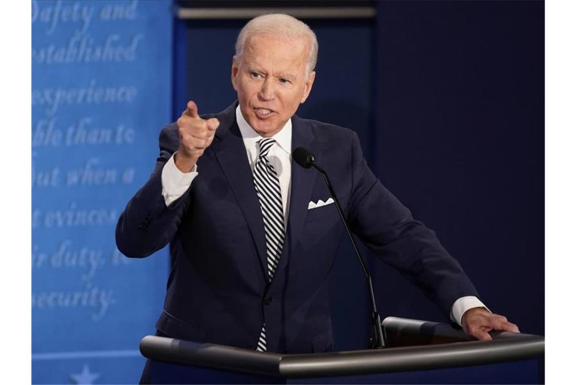 Hier bewirbt er sich noch um das Amt des Präsidenten: Joe Biden spricht während der ersten Präsidentschaftsdebatte im September. Foto: Morry Gash/AP Pool/dpa(Archiv