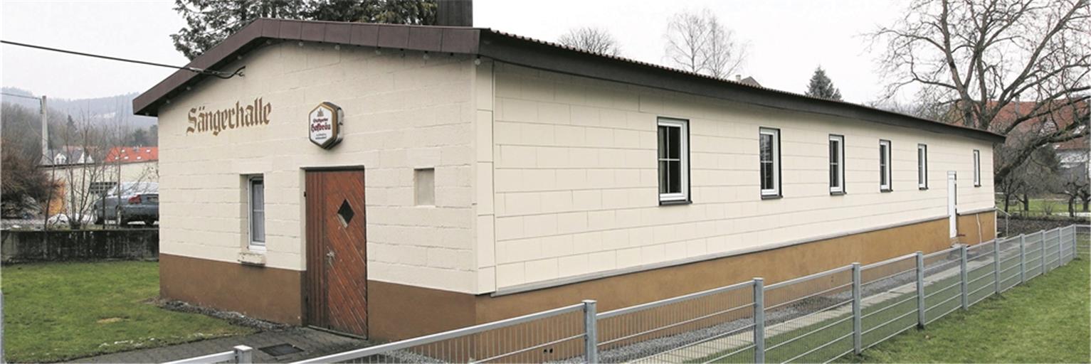 Hier geben sich die ganz Großen des Kabaretts die Klinke in die Hand: Die Sängerhalle in Oberbrüden. So bald wird sie vermutlich noch nicht abgerissen, die Ortskernsanierung lässt auf sich warten.