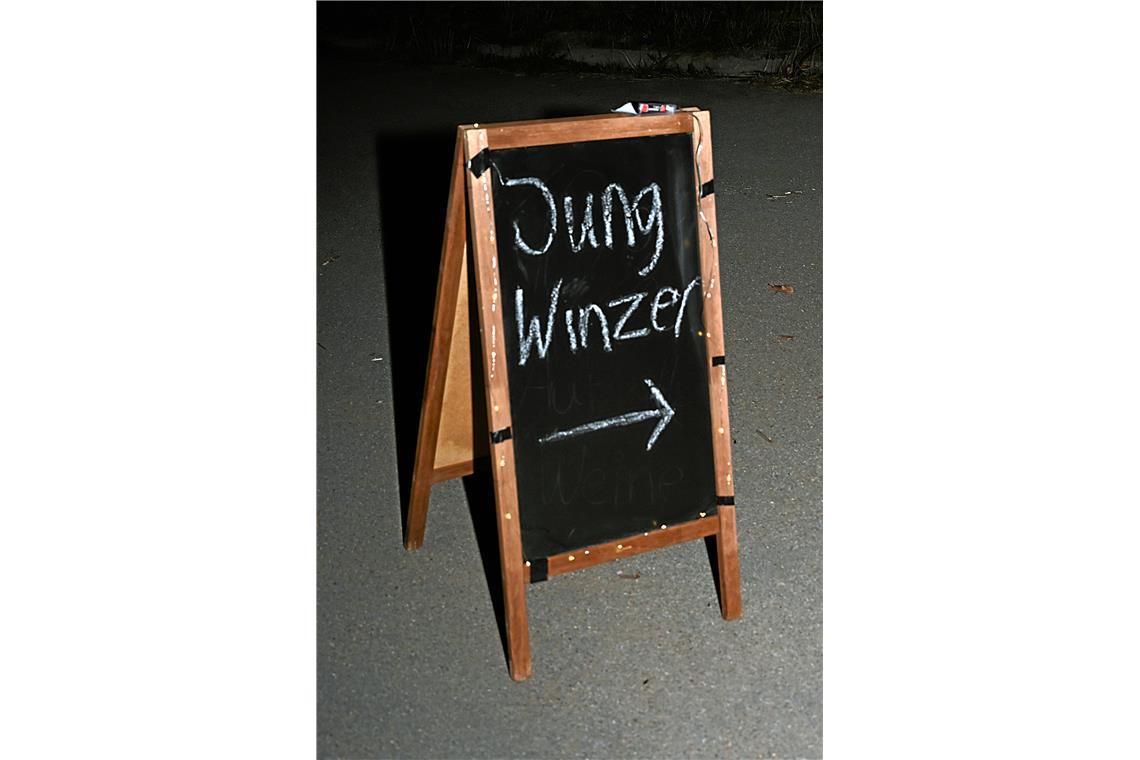 Hier geht´s lang zu den Jungwinzern. Kelter. Wein. Berg. Wandern und Geniessen r...