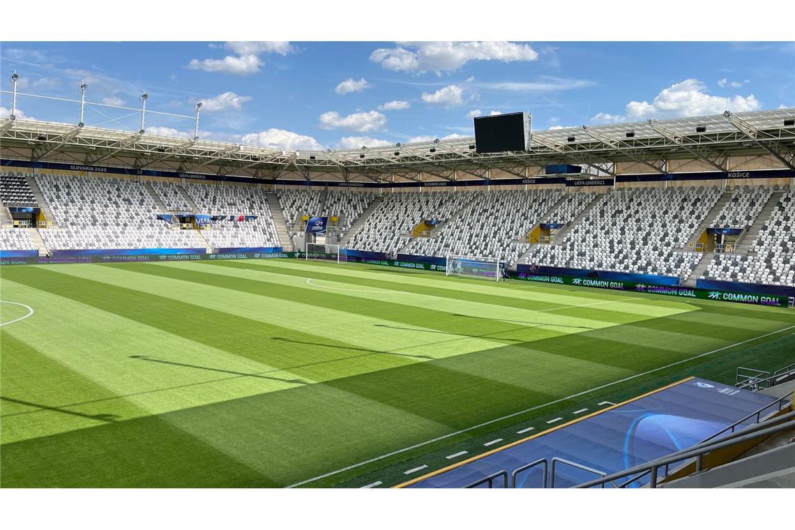 U21 mit "Visionen" ins Halbfinale gegen Frankreich Hier wird am Mittwoch gespielt: Das Stadion in Kosice.