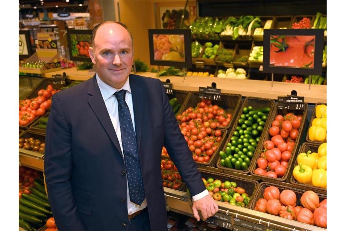 „Hier wird keiner angezeigt“, sagt Cornelius Strangemann, Geschäftsführer des Supermarktes Lestra. Foto: Carmen Jaspersen
