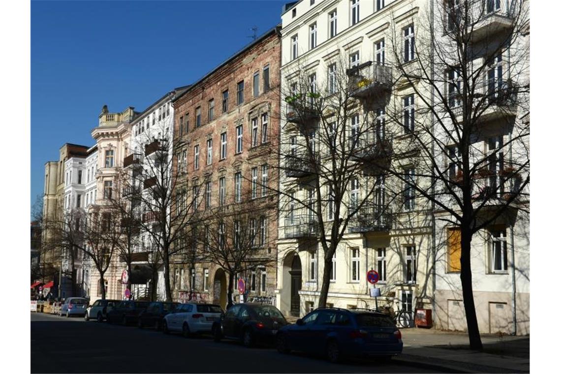Scholz hat Verständnis für Berliner Mietendeckel Hier wollen alle wohnen: Das inzwischen durchsanierte Szeneviertel Prenzlauer Berg in Berlin. Foto: Jens Kalaene