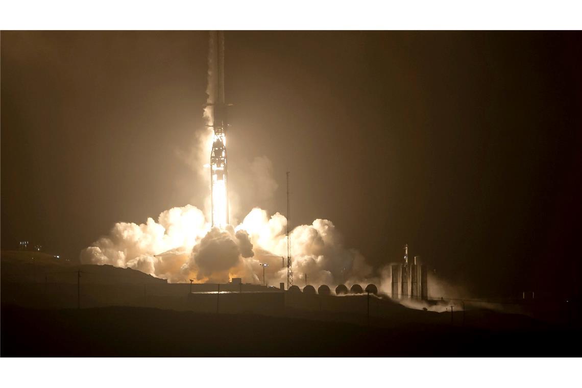 Hier wurde ein Satellit absichtlich auf einen Asteroiden geschossen. (Handout)