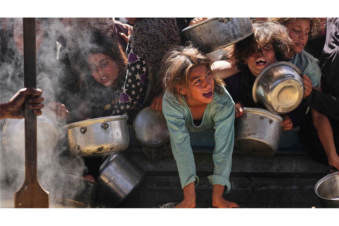 Israels Armee beginnt neue Großoffensive in Gaza Hilfsorganisationen warnen vor einer Hungersnot in Gaza (Archivbild)