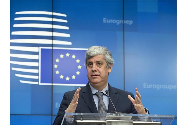 Hilfsprogramme gegen die wirtschaftlichen Folgen: Zur Debatte stehen neue Kreditlinien des Eurorettungsschirms ESM, sagt Eurogruppen-Chef Mario Centeno. Foto: Zucchi Enzo/EU Council/dpa/Archiv
