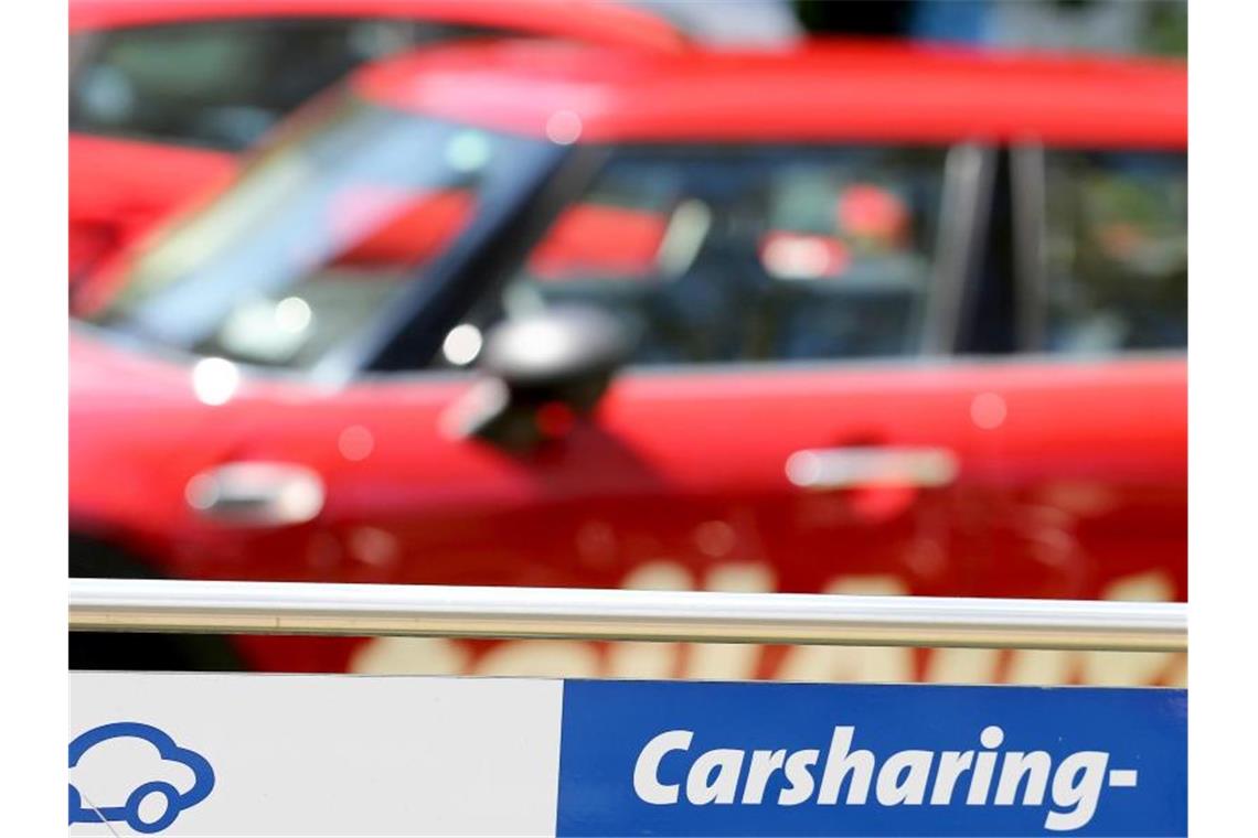 Mehr Chance als Schaden? Sharing in der Corona-Krise Hinweisschild eines Carsharing-Anbieters. Foto: Jan Woitas/dpa-Zentralbild/dpa