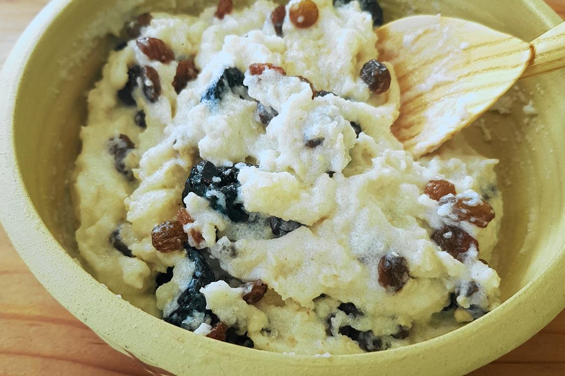 Kochen wie im Mittelalter Hirsebrei kann beispielsweise mit Nüssen und Trockenobst verfeinert werden.