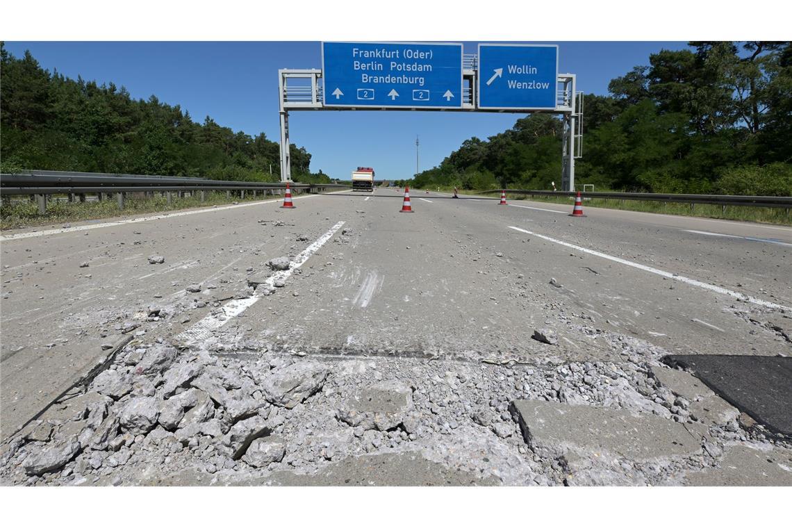 Hitzeschäden sorgen auf mehreren Autobahnen derzeit für Sperrungen und Tempolimits.