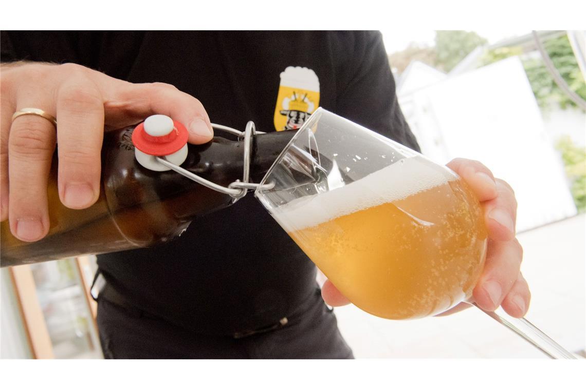 Mindestlohn, Bundestag, Nachname – was sich 2025 ändert Hobbybierbrauer dürfen künftig mehr Bier steuerfrei brauen. (Archivbild)