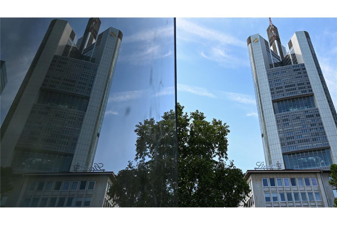 Commerzbank erhöht Ziele im Übernahmekampf mit Unicredit