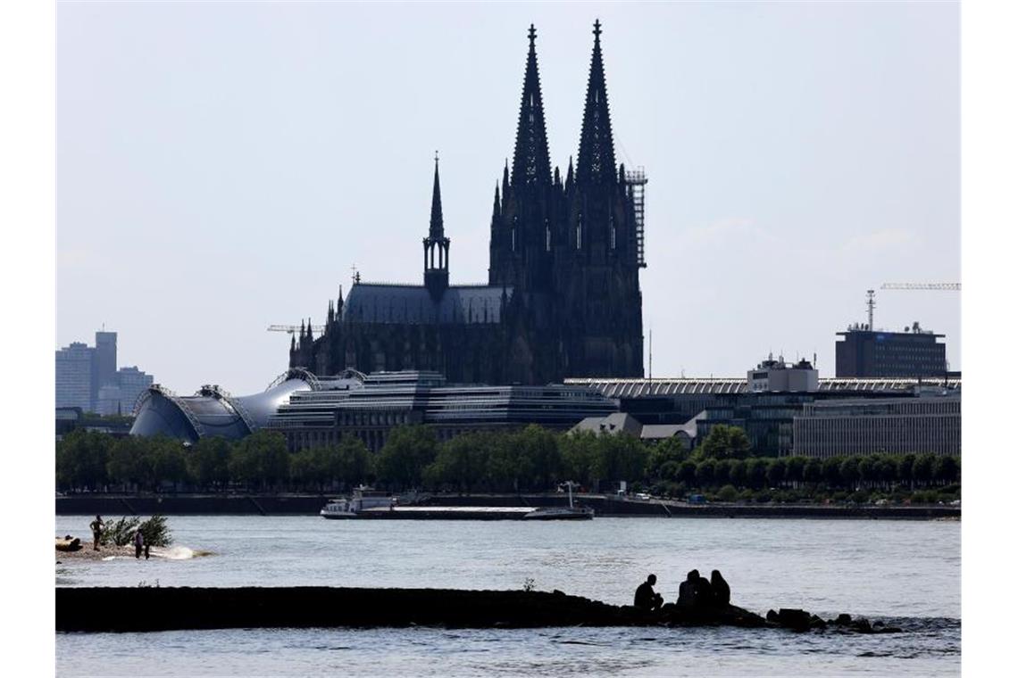 Hochsommerliche Temperaturen in Köln. Foto: Oliver Berg/dpa