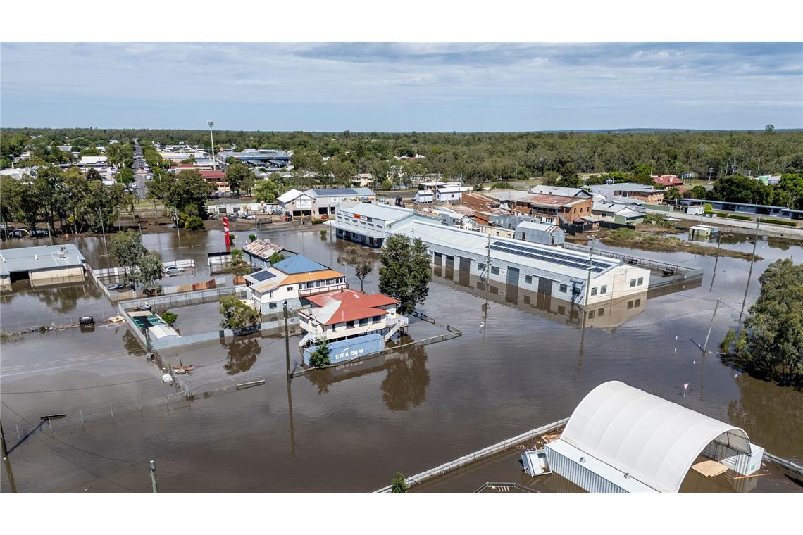 Hochwasser hat in Chinchilla im australischen Bundesstaat Queensland die Straßen überflutet.