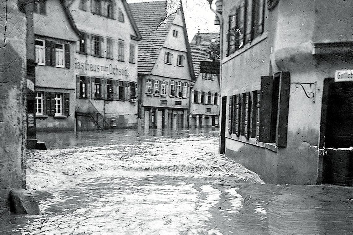 Hochwasser in der Schillerstraße 1912: Backnang wurde Anfang des 20. Jahrhunderts immer wieder überflutet. Archivfoto