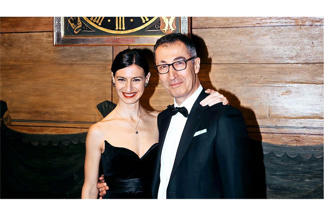 Hochzeit ganz in Schwarz: Cem Özdemir mit seiner Frau Flavia Zaka.