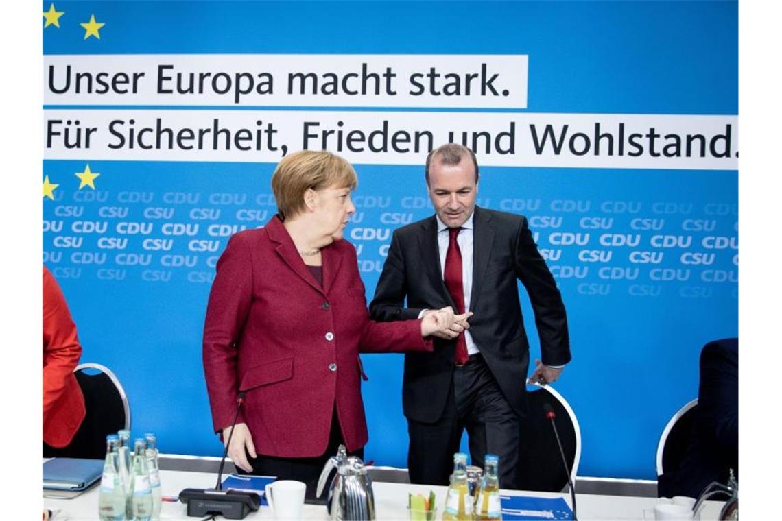 Höhepunkt der EVP-Veranstaltung sind die Reden von Merkel und Weber. Foto: Kay Nietfeld