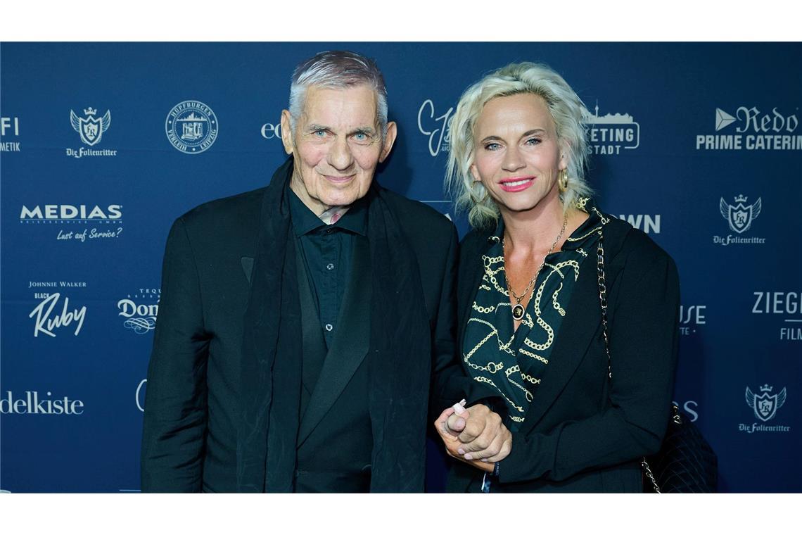 Heinz Hoenig zeigt sich nach Krankheit wieder öffentlich Hoenig spielte unter anderem im 80er-Jahre-Erfolg "Das Boot" mit.