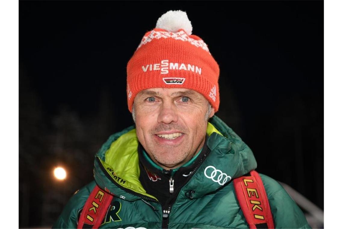 Hört nach Saisonende als Bundestrainer Skisprung auf: Andres Bauer. Foto: Felix Kästle/dpa
