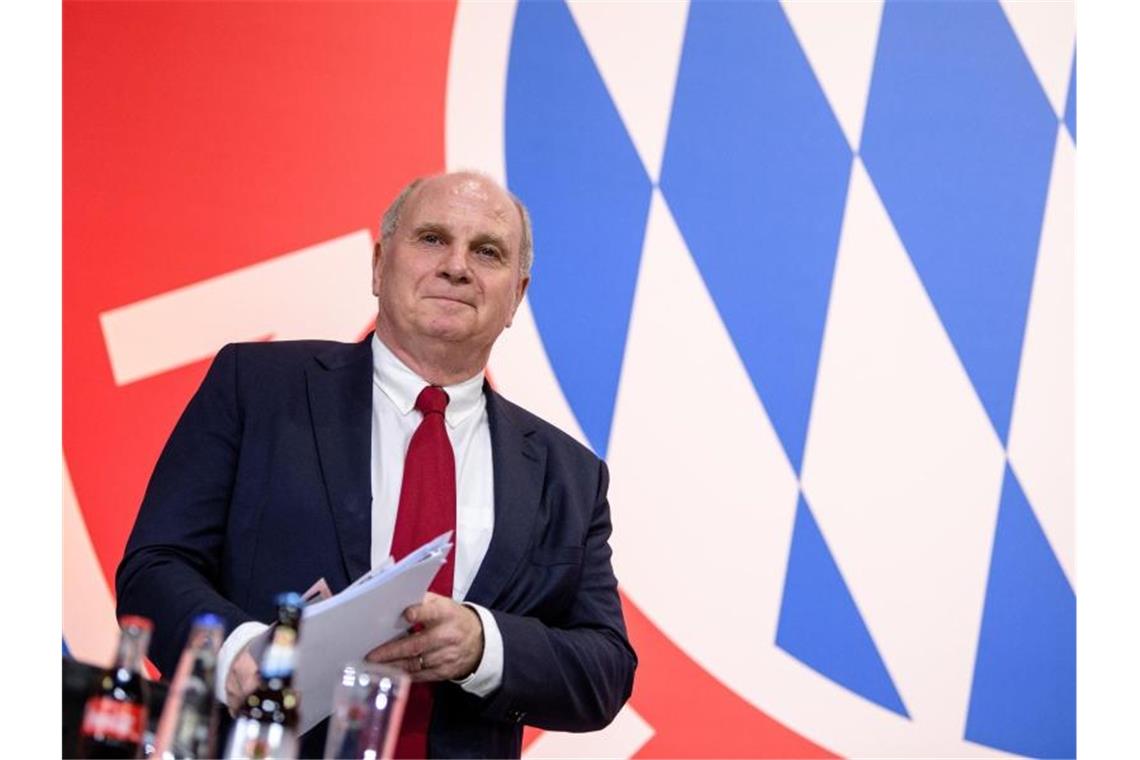 Hört Uli Hoeneß als Bayern-Präsident auf? Foto: Matthias Balk